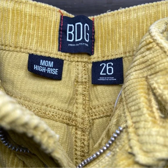 5/$25 Urban Outfitters‎ Mom High Rise Straight Leg Corduroy Pants Womens 26 - Picture 9 of 9